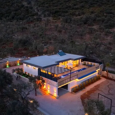 Corleone - Modern With Jacuzzi In Kalkan فيلة